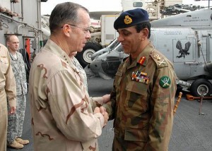 Gen. Ashfaq Kayani shakes hands with Adm. Mike Mullen 