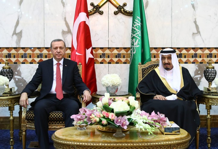 Turkish President Recep Tayyip Erdogan and Saudi King Salman meet in Riyadh to discuss Syria. (Photo: NRT TV)