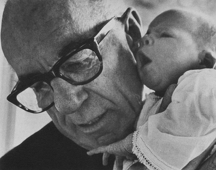 Dr. Benjamin Spock was the head of SANE when it fractured over whether to continue focusing on nuclear war or ending the Vietnam War. (Photo: Thomas R. Koeniges / Public domain)