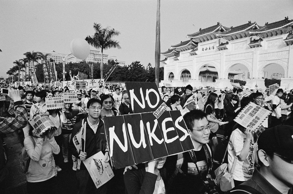 anti-nuclear-weapons-movement-nukes