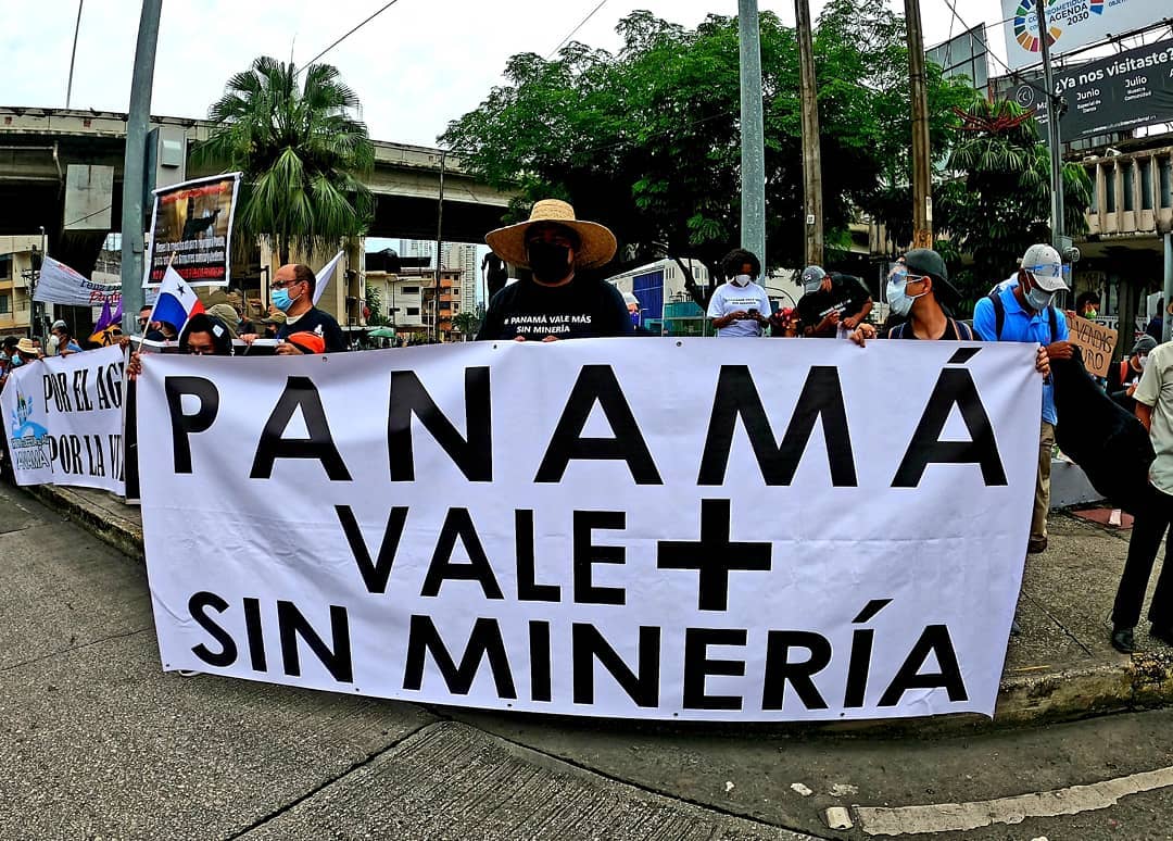 Protest led by the “Panama is Worth More Without Mining” Movement (MPVMSM) in Panama City. (Photo: Radio Temblor)