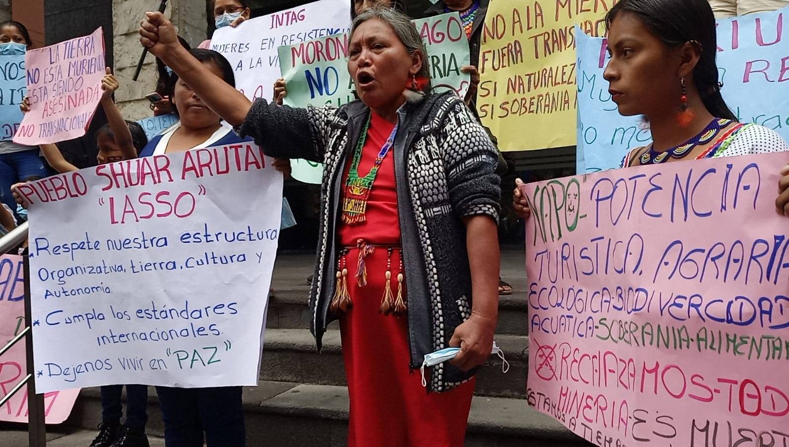 President of the Pueblo Shuar Arutam of Ecuador, Josefina Tunki, during a protest along with other Shuar women. (Photo: Comunicación PSHA)